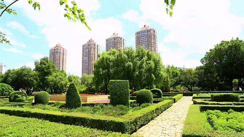 以下是几家成都地区知名的小区绿化设计公司，供您参考：