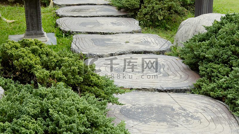 玻璃钢花箱：揭秘其价格构成与选购要点